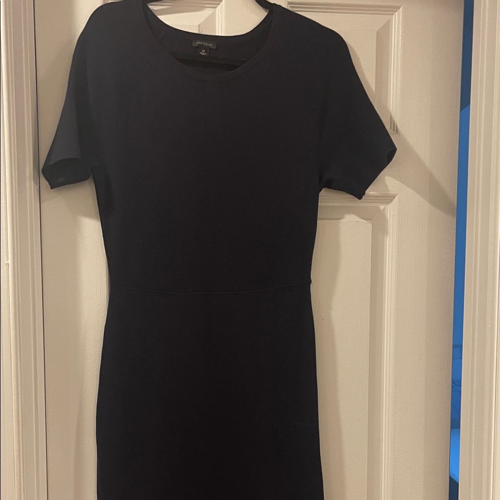 Ann Taylor navy blue knit shortsleeve Midi Dress